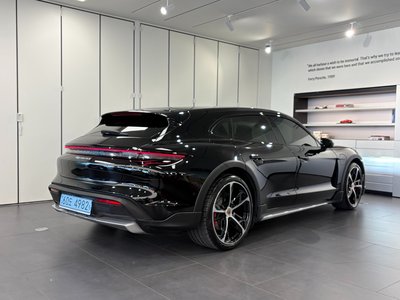 PORSCHE TAYCAN - 4