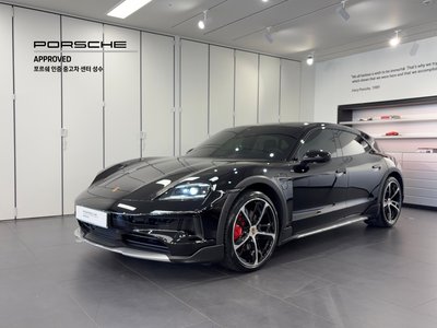 PORSCHE TAYCAN - 1