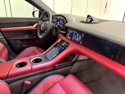 PORSCHE TAYCAN - 9