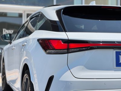 صورة مصغرة 43 لـ 2025 Lexus RX