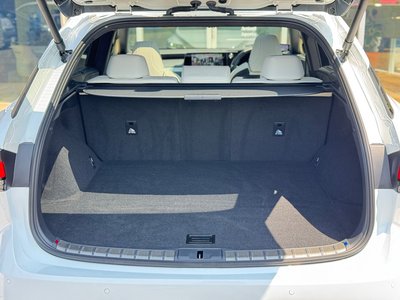 صورة مصغرة 51 لـ 2025 Lexus RX