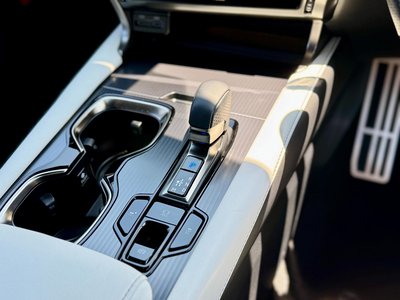 صورة مصغرة 60 لـ 2025 Lexus RX