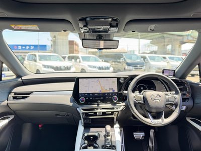 صورة 9 لـ 2025 Lexus RX