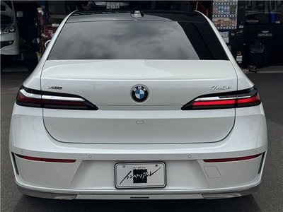 BMW 7 SERIES - 8