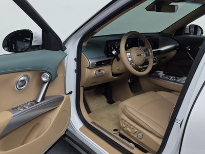 2023 Genesis GV60 thumbnail 13