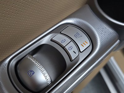 2023 Genesis GV60 thumbnail 25