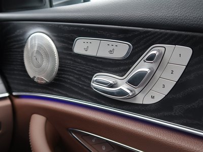 MERCEDES-BENZ E-CLASS - 8