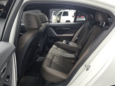 2024 BMW 5 SERIES 缩略图 17