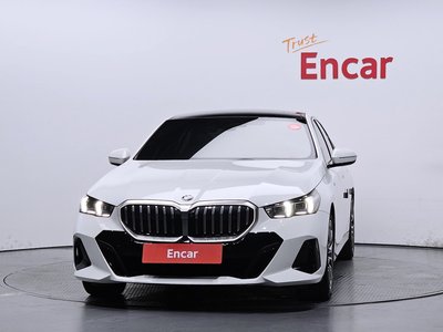 2024 BMW 5 SERIES 照片 2