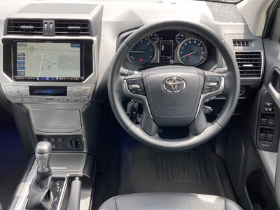 TOYOTA LAND CRUISER - 7