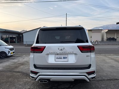 TOYOTA LAND CRUISER 300 - 6