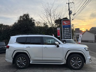 TOYOTA LAND CRUISER 300 - 4