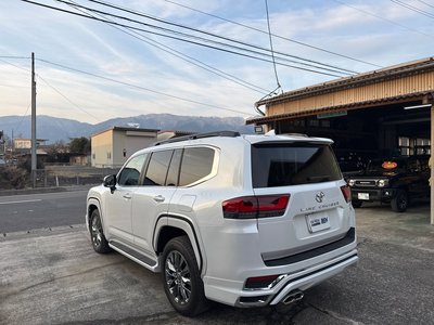 TOYOTA LAND CRUISER 300 - 7