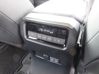 TOYOTA LAND CRUISER 250 - 9