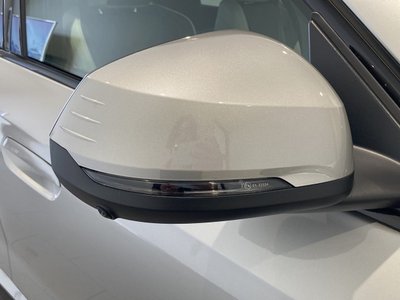 2026 BMW IX1 — миниатюра 11