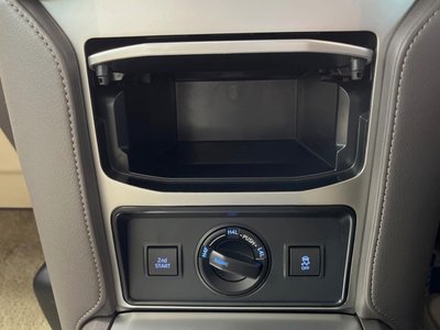 صورة مصغرة 43 لـ 2023 Toyota LAND CRUISER PRADO