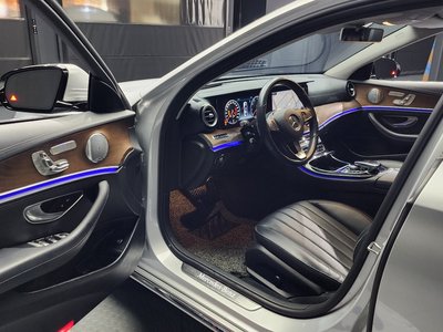 MERCEDES-BENZ E-CLASS - 10