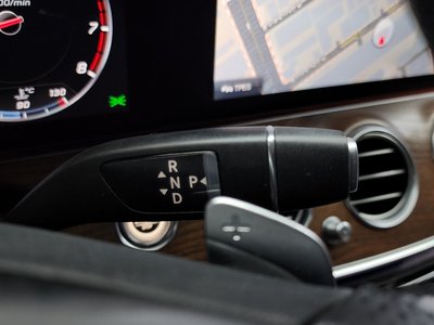 MERCEDES-BENZ E-CLASS - 9