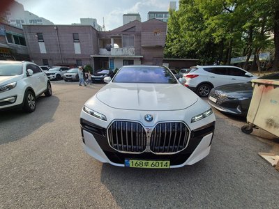 BMW 7 SERIES - 1