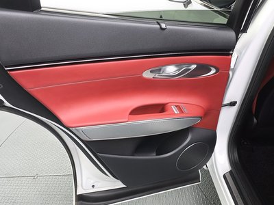 2021 Genesis GV70 thumbnail 15