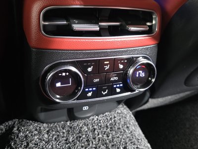 2021 Genesis GV70 thumbnail 24