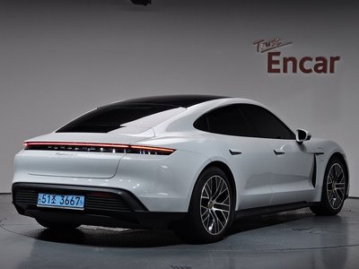 2021 Porsche TAYCAN — фото 2