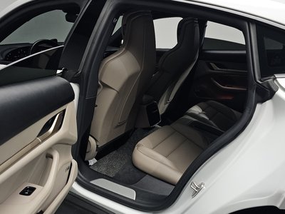 صورة مصغرة 16 لـ 2021 Porsche TAYCAN