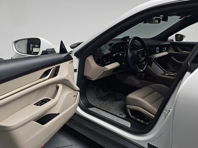 صورة مصغرة 13 لـ 2021 Porsche TAYCAN