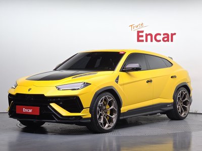 LAMBORGHINI URUS - 1