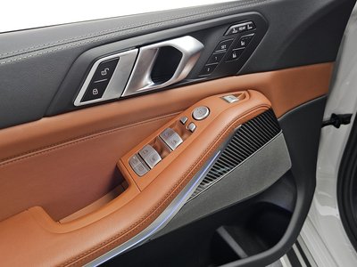 2025 BMW X7 — миниатюра 25