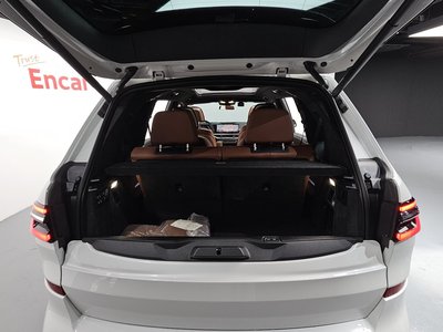 2025 BMW X7 — миниатюра 29