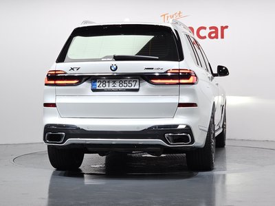 2025 BMW X7 — фото 3