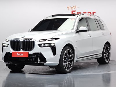 2025 BMW X7 — фото 1