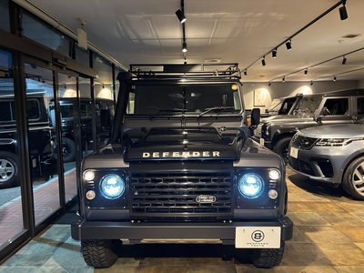 LAND ROVER DEFENDER - 9