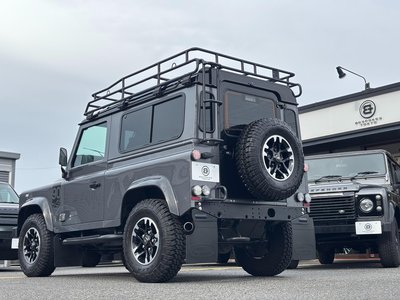 LAND ROVER DEFENDER - 4
