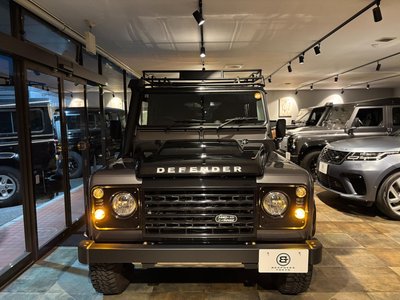 LAND ROVER DEFENDER - 10