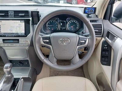 TOYOTA LAND CRUISER PRADO - 10