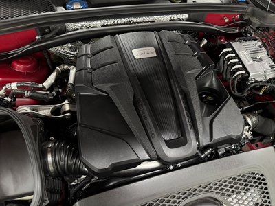 PORSCHE MACAN - 4