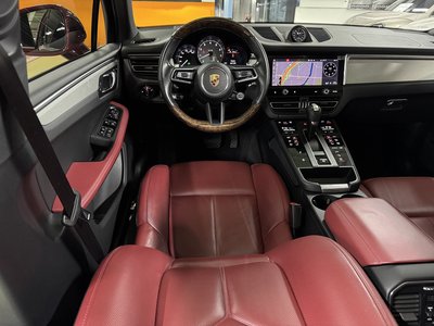 PORSCHE MACAN - 10