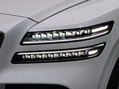 2025 Genesis GV80 photo 9