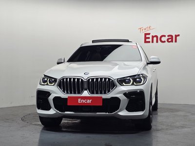 2022 BMW X6 photo 2
