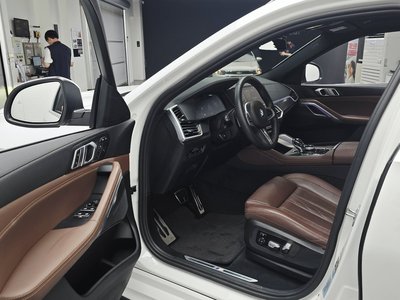 2022 BMW X6 thumbnail 13