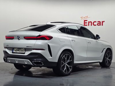 2022 BMW X6 photo 3