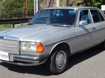 MERCEDES-BENZ MEDIUM-CLASS