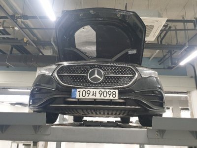 MERCEDES-BENZ E-CLASS - 1