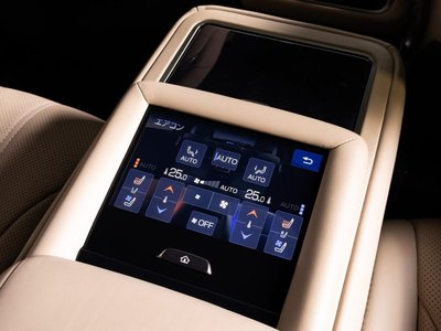 2021 Lexus LS — миниатюра 8