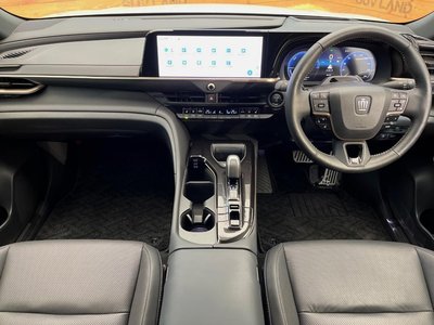 TOYOTA CROWN SPORT - 2