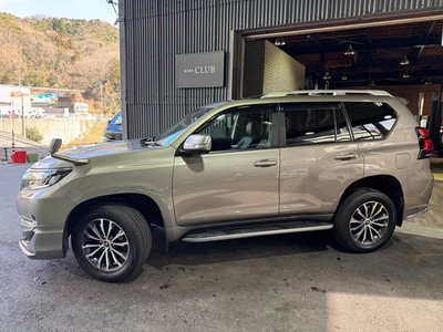 TOYOTA LAND CRUISER PRADO - 8