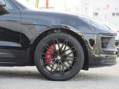 PORSCHE MACAN - 9