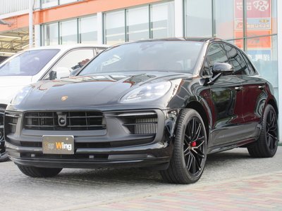 PORSCHE MACAN - 1